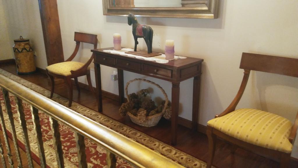 Posada Santa Eulalia Villanueva de la Pena Bagian luar foto